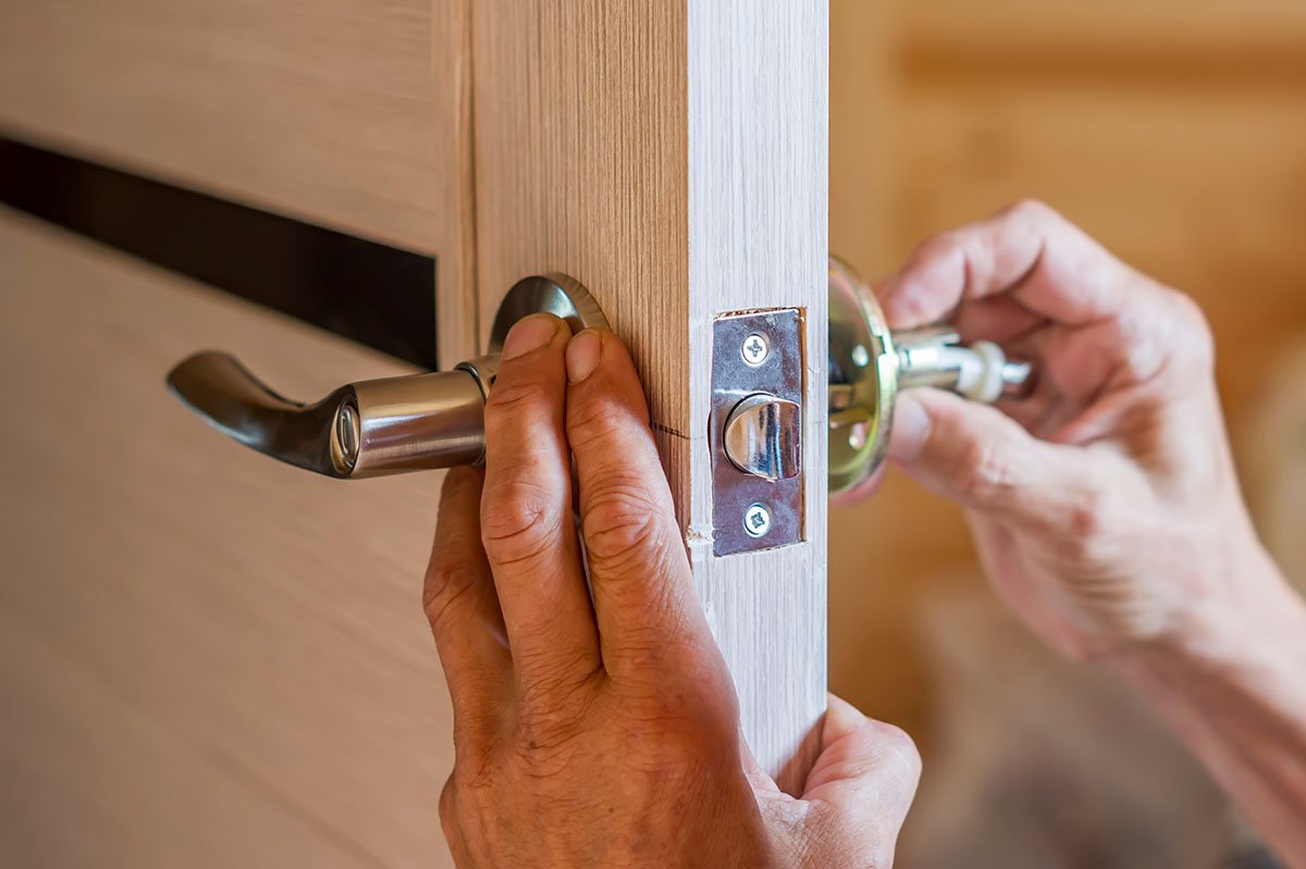 Comment changer la serrure de porte d’entrée 