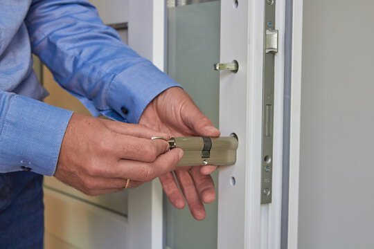Comment choisir une serrure sécurisée pour votre porte 