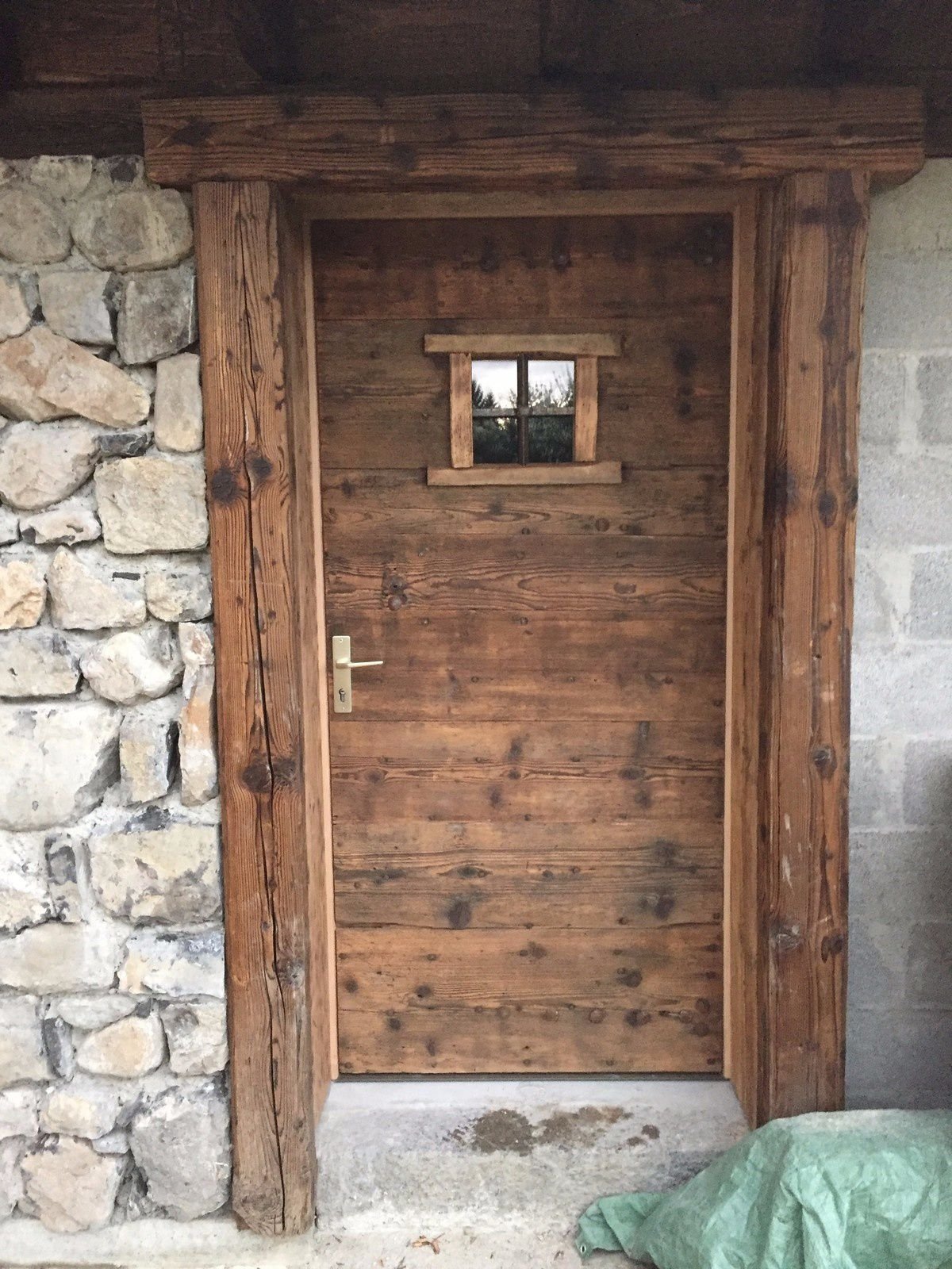 Comment renforcer la sécurité d'une ancienne porte en bois ? 7 méthodes — free download