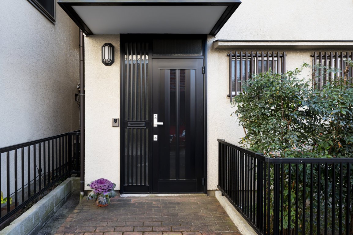 Dans quel cas changer une porte d'entrée plutôt que de la réparer 