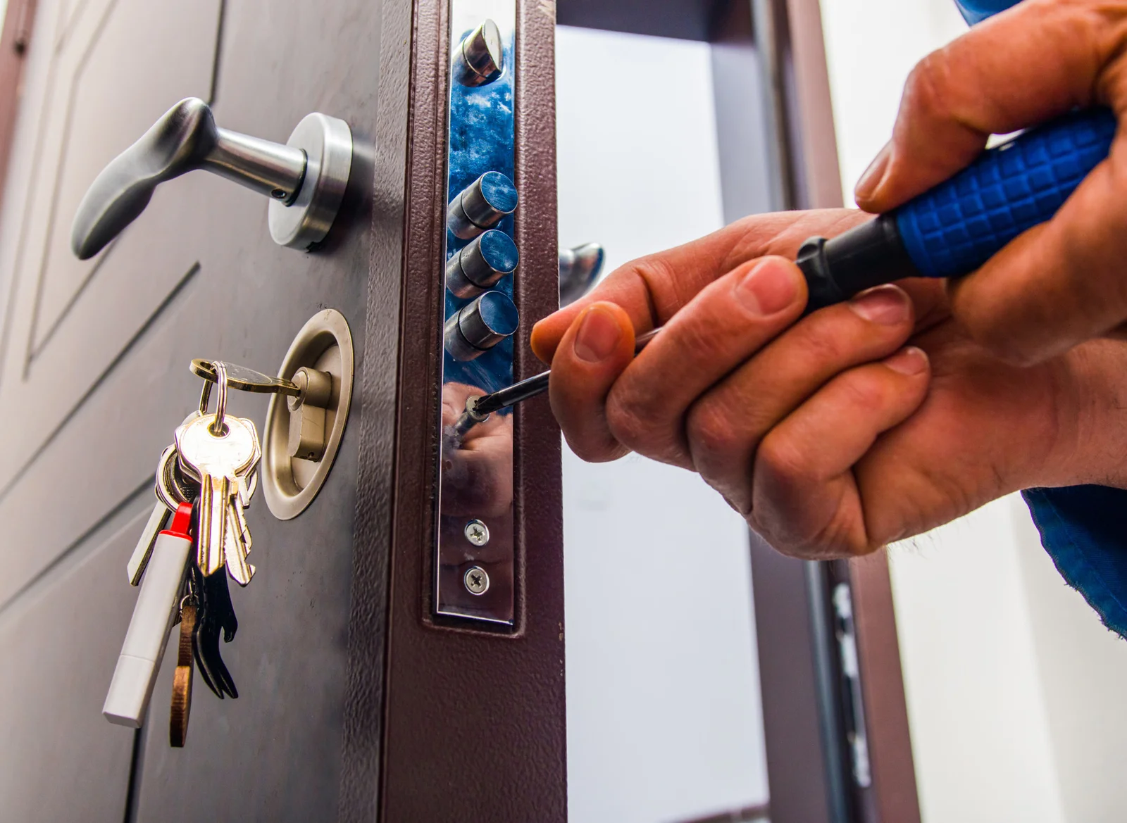 Comment changer la serrure de porte d’entrée