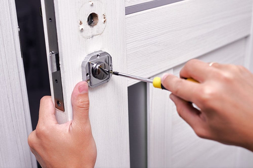 Comment-reparer-serrure-porte