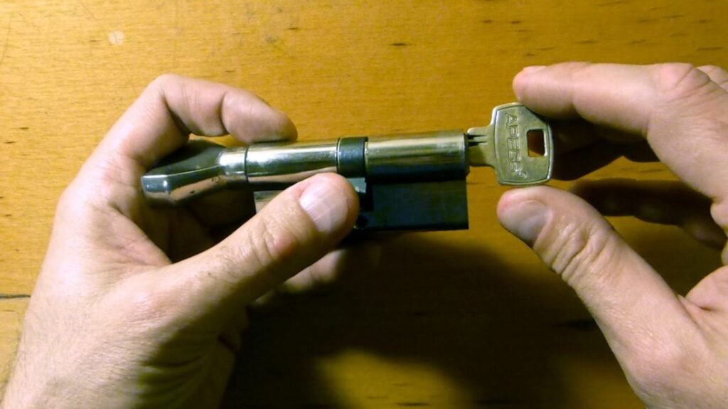 Comment changer un barillet de porte sans clé Étapes et astuces d — free download