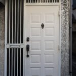 Dans quel cas changer une porte d'entrée plutôt que de la réparer