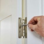 Comment régler paumelles de porte, charnières et gonds